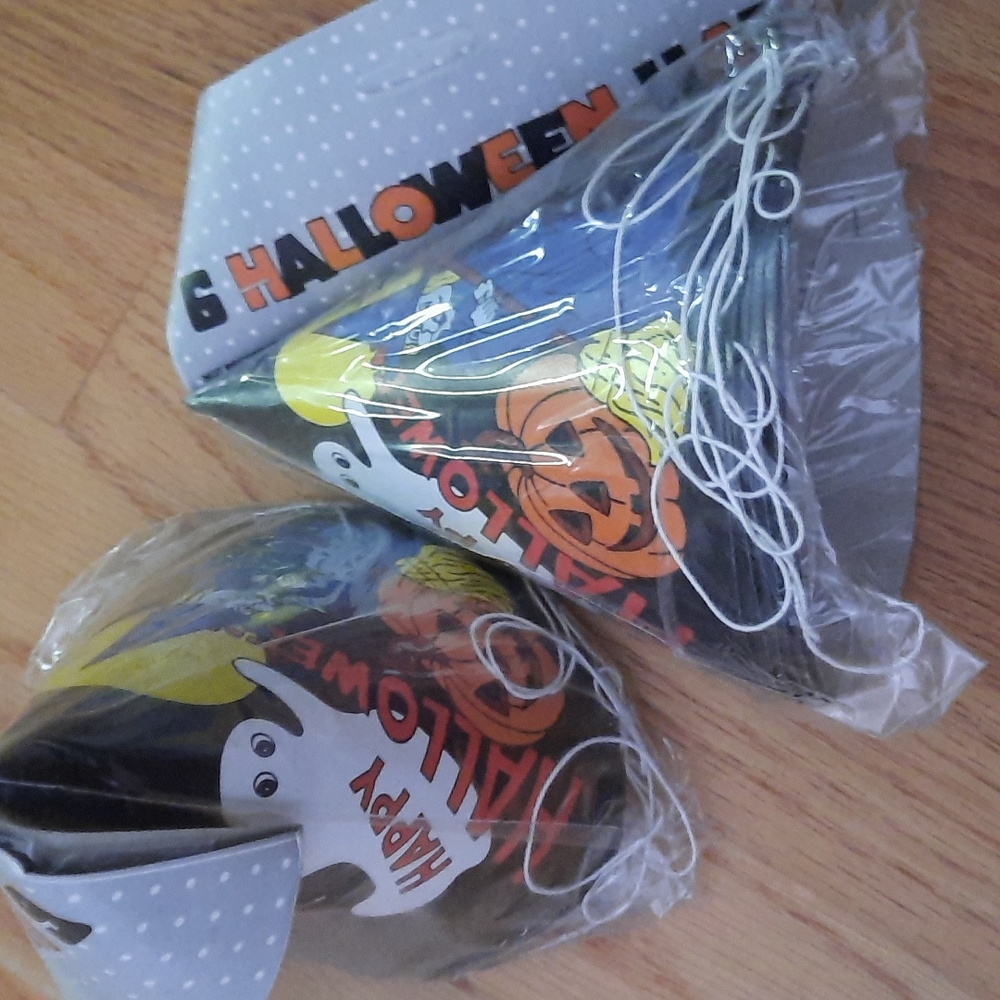 NEW 12 Vtg Halloween party hats